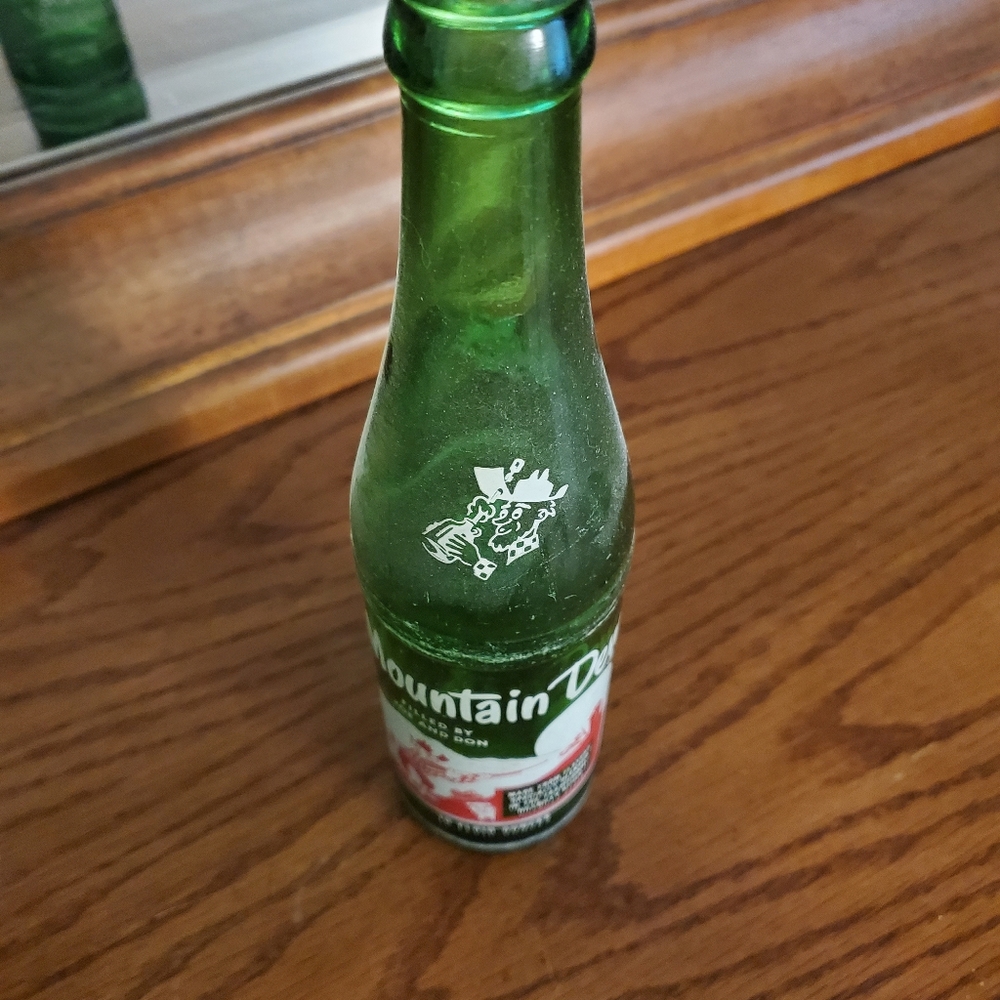 VINTAGE 60s MOUNTAIN DEW BOTTLE